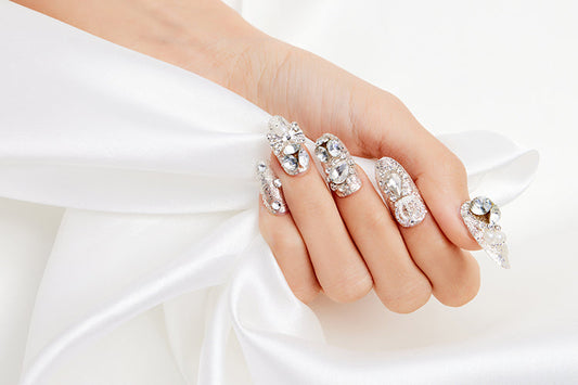 The Comprehensive Guide on How to Put on Press On Nails