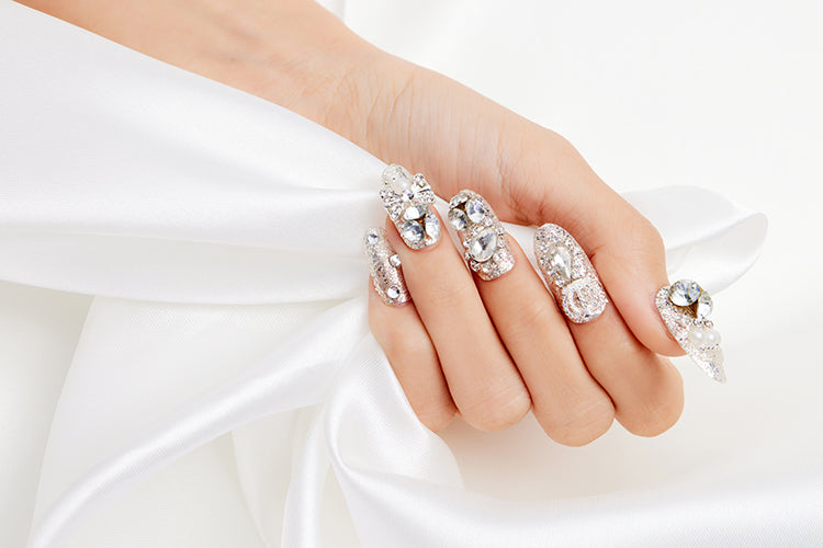 The Comprehensive Guide on How to Put on Press On Nails